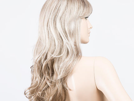 Peluca Pretty de Ellen Wille, color Pearlblonde Rooted, vista lateral en maniquí