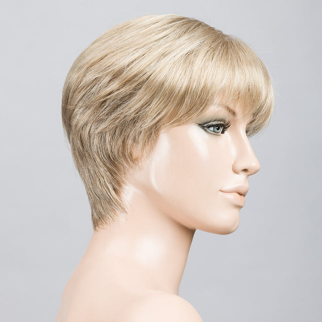 Peluca Seven Mono Part de Ellen Wille, color Champagne Mix, vista lateral en maniquí