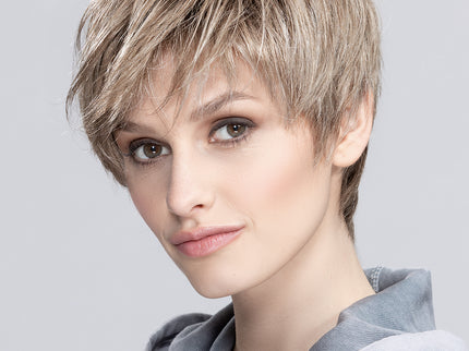 Peluca Seven Mono Part de Ellen Wille, color Pearlblonde Rooted, fotografía en persona, vista 1