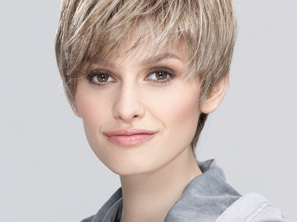 Peluca Seven Mono Part de Ellen Wille, color Pearlblonde Rooted, fotografía en persona, vista 3