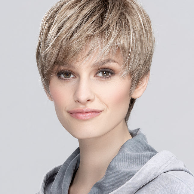 Peluca Seven Mono Part de Ellen Wille, color Pearlblonde Rooted, fotografía en persona, vista 3