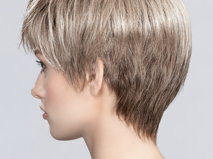 Peluca Seven Mono Part de Ellen Wille, color Pearlblonde Rooted, fotografía en persona, vista 5