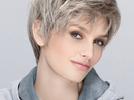 Peluca Seven Mono Part de Ellen Wille, color Pearlblonde Rooted, fotografía en persona, vista 7
