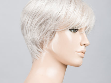 Peluca Seven Mono Part de Ellen Wille, color Silver Mix, vista lateral en maniquí