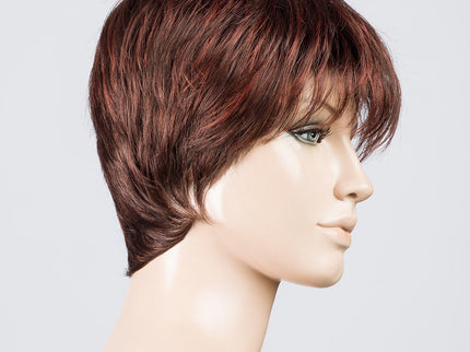Peluca Stop Hi Tec de Ellen Wille, color Auburn Rooted, vista lateral en maniquí