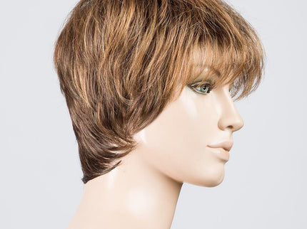 Peluca Stop Hi Tec de Ellen Wille, color Hazelnut Mix, vista lateral en maniquí