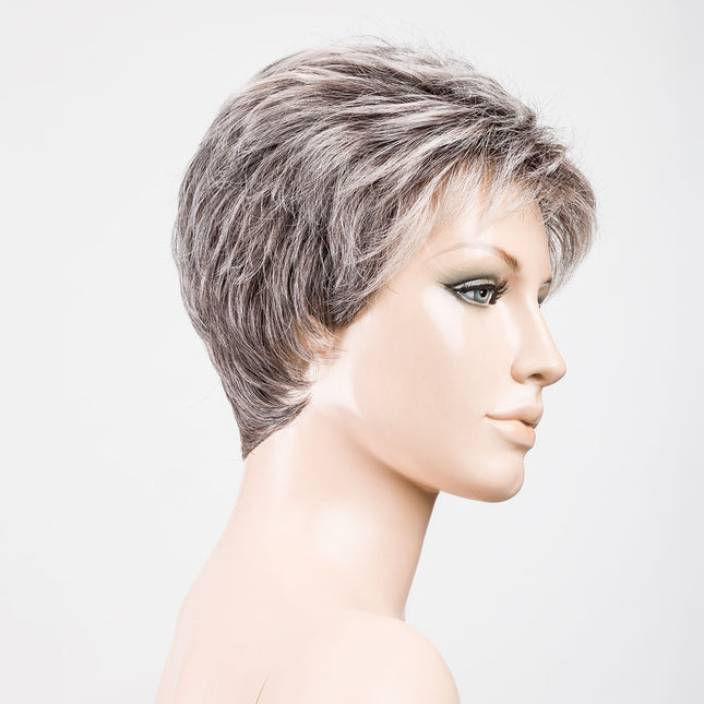 Peluca Sun Mono de Ellen Wille, color Salt/Pepper Rooted, vista lateral en maniquí