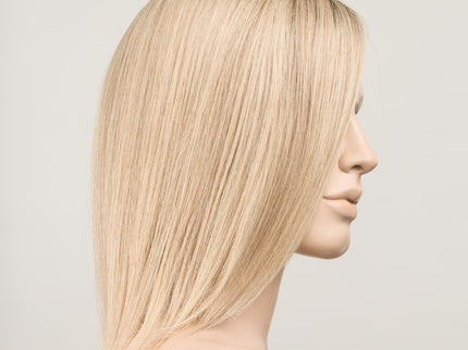 Peluca Supreme Plus Deluxe de Ellen Wille, color Champagne Rooted, vista lateral en maniquí