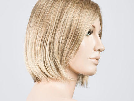 Peluca Young Mono Part de Ellen Wille, color Sand Mix, vista lateral en maniquí