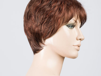 Peluca Carol de Ellen Wille, color Auburn Mix, vista lateral en maniquí
