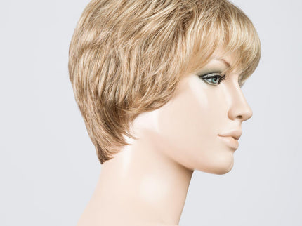 Peluca Carol de Ellen Wille, color Sandyblonde Mix, vista lateral en maniquí
