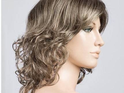 Peluca Cat de Ellen Wille, color Smokeblonde Mix, vista lateral en maniquí