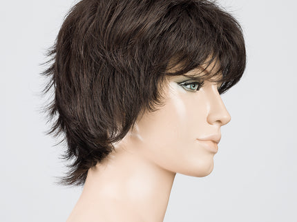 Peluca Click de Ellen Wille, color Espresso Mix, vista lateral en maniquí