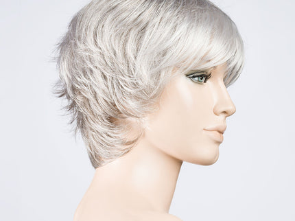 Peluca Club 10 de Ellen Wille, color Snow Mix, vista lateral en maniquí
