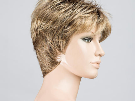 Peluca Coco de Ellen Wille, color Lightbernstein Rooted, vista lateral en maniquí