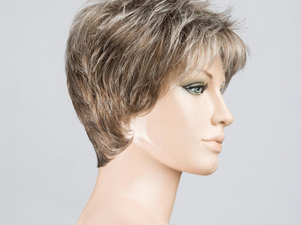 Peluca Coco de Ellen Wille, color Stonegrey Mix, vista lateral en maniquí