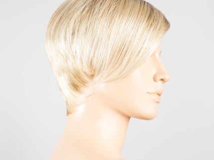 Peluca Disc Mono Part de Ellen Wille, color Champagne Rooted, vista lateral en maniquí