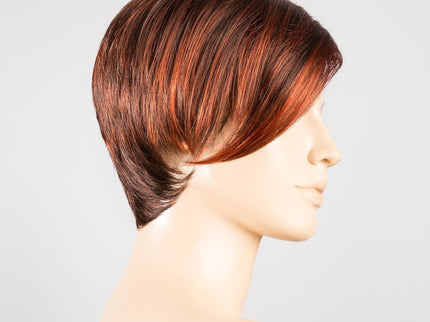 Peluca Disc Mono Part de Ellen Wille, color Flame Mix, vista lateral en maniquí