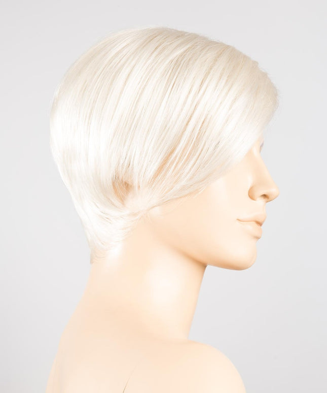 Peluca Disc Mono Part de Ellen Wille, color Platin Mix, vista lateral en maniquí