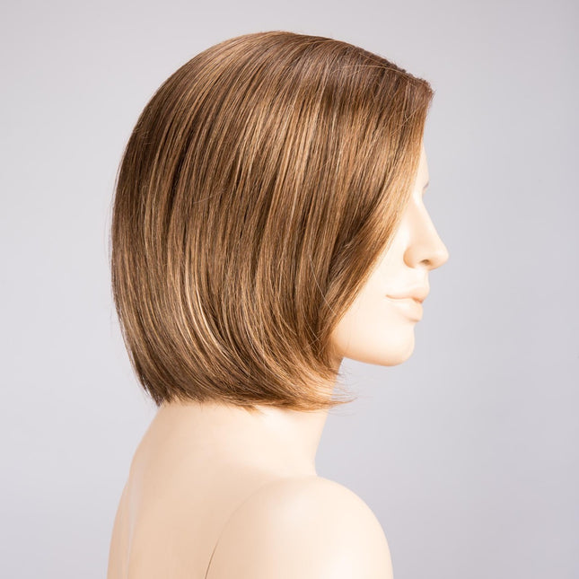 Peluca Elite Mono Part de Ellen Wille, color Mocca Mix, vista lateral en maniquí