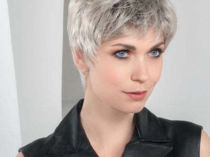 Peluca de pelo sintético con canas