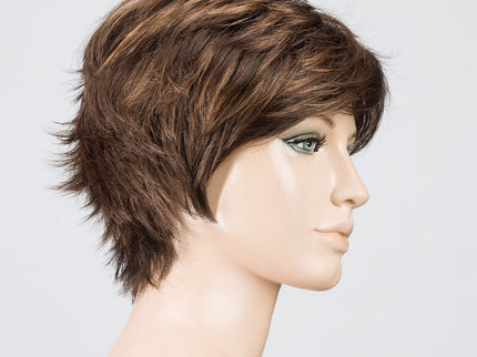 Peluca Flip Mono de Ellen Wille, color Chocolate Mix, vista lateral en maniquí