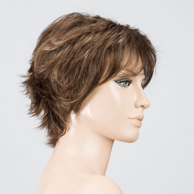 Peluca Flip Mono de Ellen Wille, color Nougat Rooted, vista lateral en maniquí
