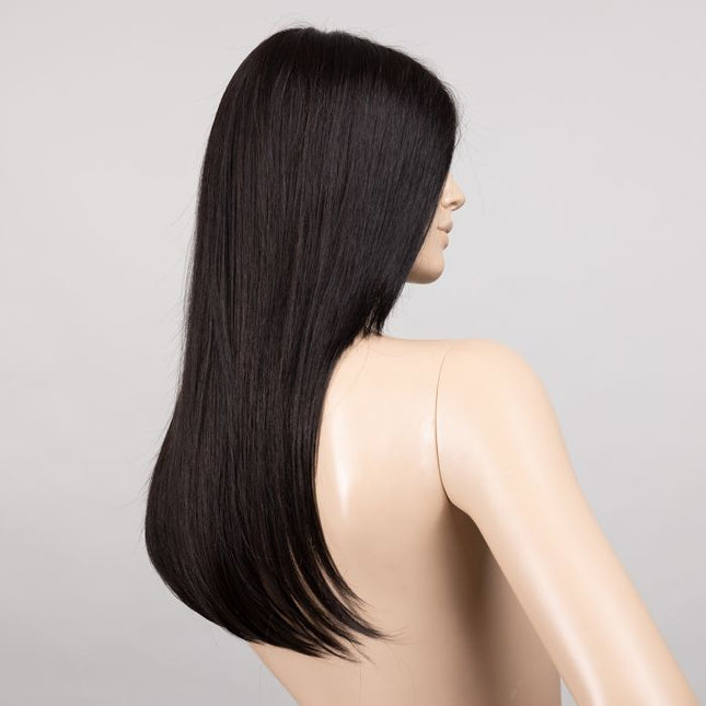 Peluca Mirage Deluxe de Ellen Wille, color Espresso Mix, vista posterior y lateral en maniquí