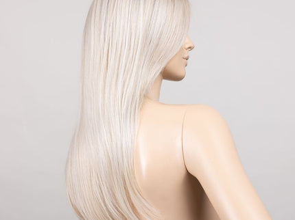 Peluca Mirage Deluxe de Ellen Wille, color Lightchampagne Rooted, vista posterior y lateral en maniquí