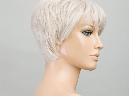 Peluca Novel Deluxe de Ellen Wille, color White Mix, vista en maniquí