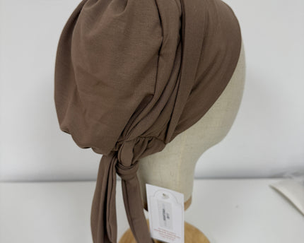 Pañuelo oncológico Martina Taupe Carla Bedia — fotografía 11