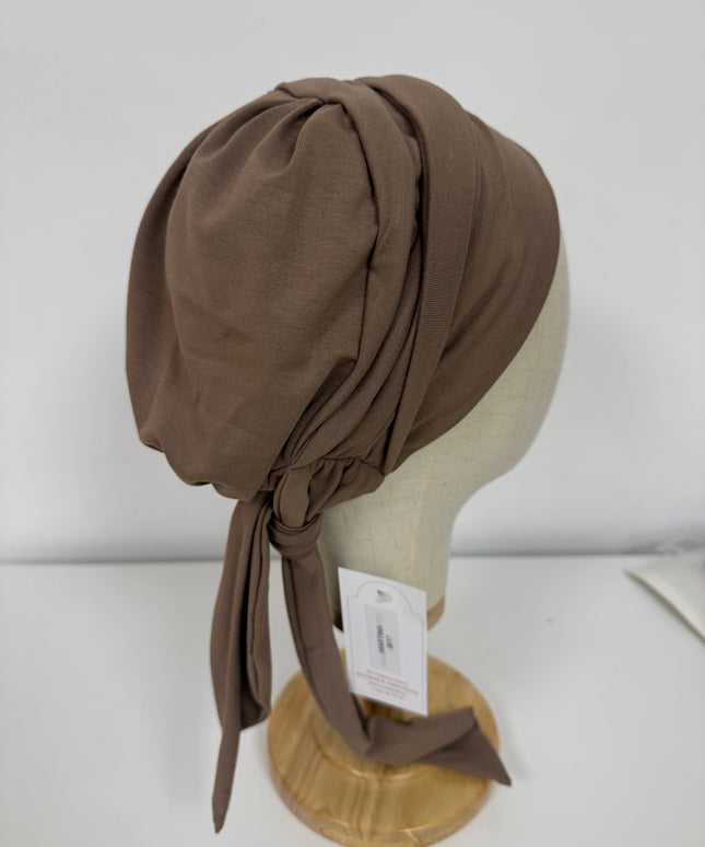 Pañuelo oncológico Martina Taupe Carla Bedia — fotografía 11