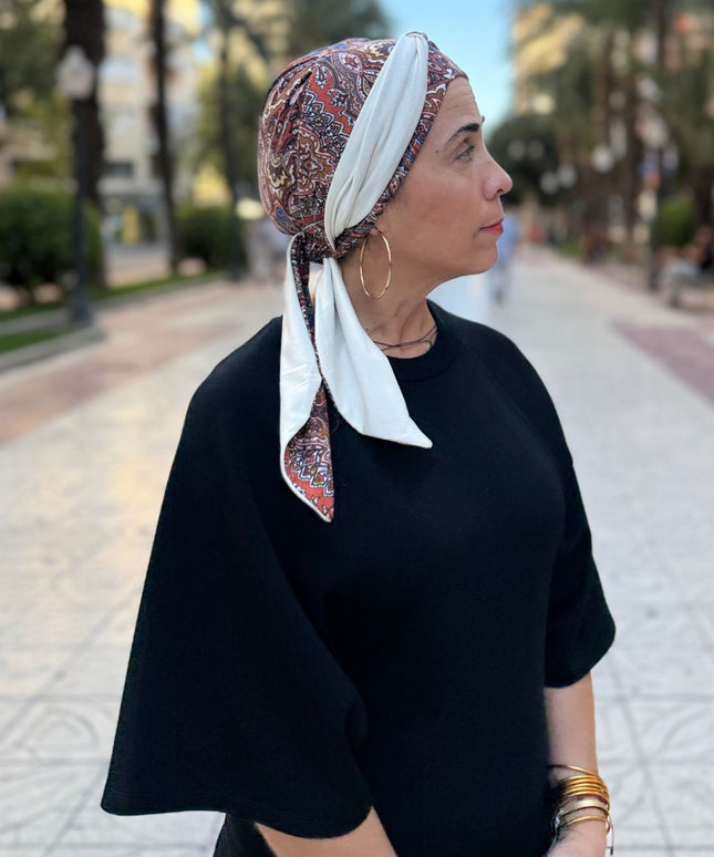 Pañuelo oncológico Zoe Bambú Cachemira Marfil Carla Bedia — fotografía 1