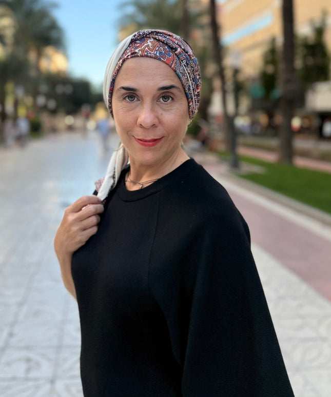 Pañuelo oncológico Zoe Bambú Cachemira Marfil Carla Bedia — fotografía 4