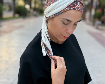 Pañuelo oncológico Zoe Bambú Cachemira Marfil Carla Bedia — fotografía 9