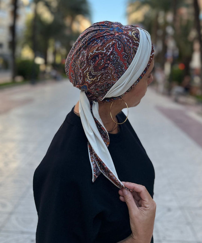 Pañuelo oncológico Zoe Bambú Cachemira Marfil Carla Bedia — fotografía 10