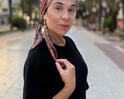 Pañuelo oncológico Zoe Bambú Cachemira Teja Carla Bedia — fotografía 3