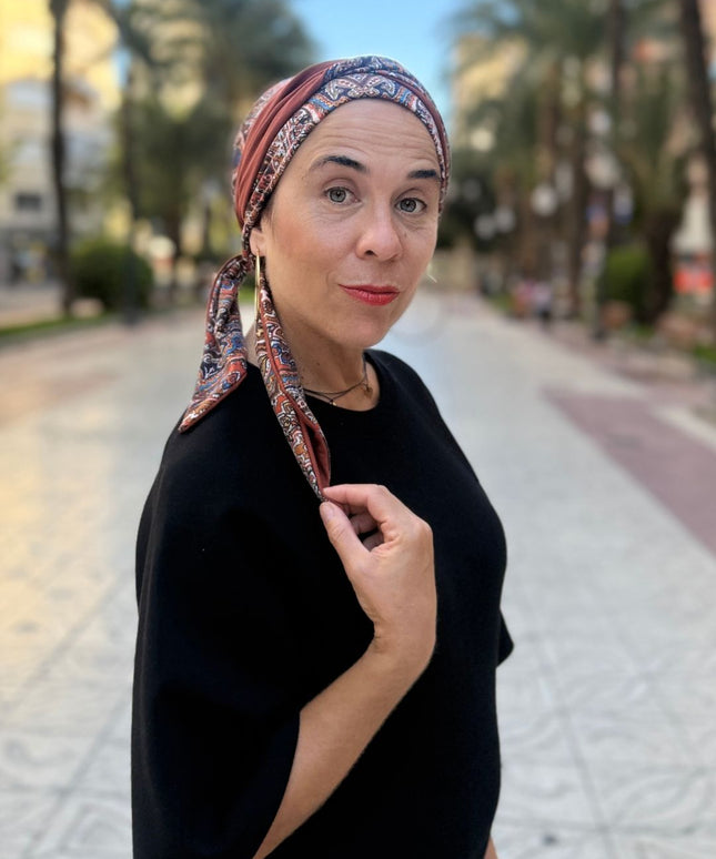 Pañuelo oncológico Zoe Bambú Cachemira Teja Carla Bedia — fotografía 3