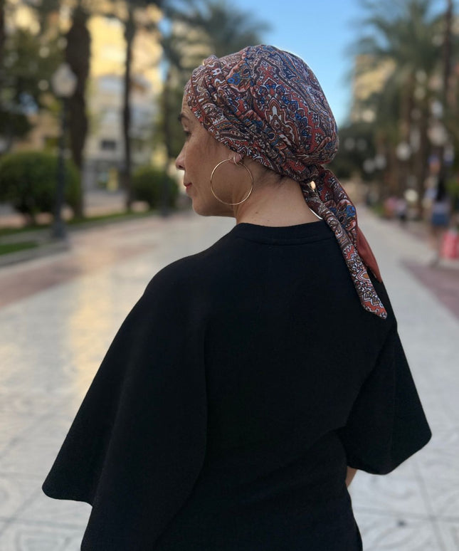 Pañuelo oncológico Zoe Bambú Cachemira Teja Carla Bedia — fotografía 6