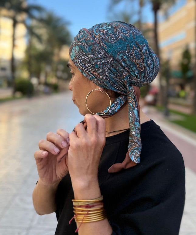 Pañuelo oncológico Zoe Bambú Cachemira Turquesa Carla Bedia — fotografía 1