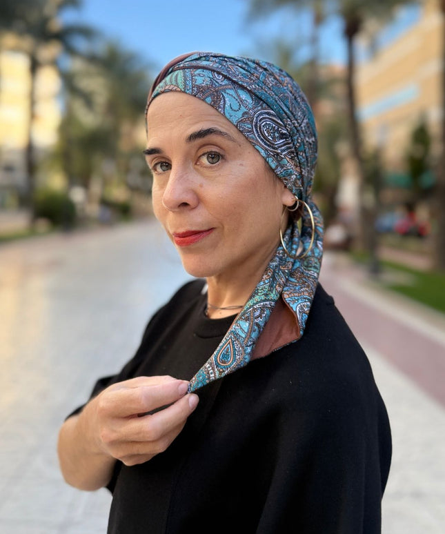 Pañuelo oncológico Zoe Bambú Cachemira Turquesa Carla Bedia — fotografía 2