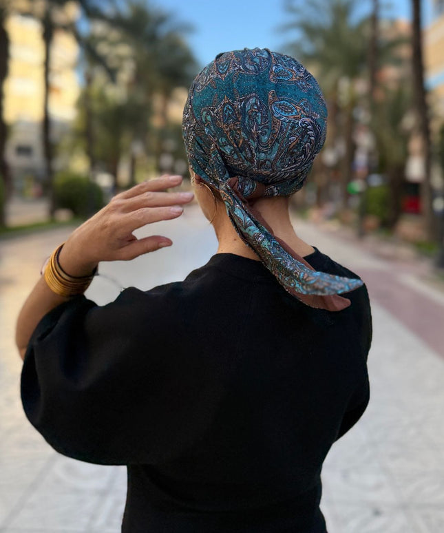 Pañuelo oncológico Zoe Bambú Cachemira Turquesa Carla Bedia — fotografía 5