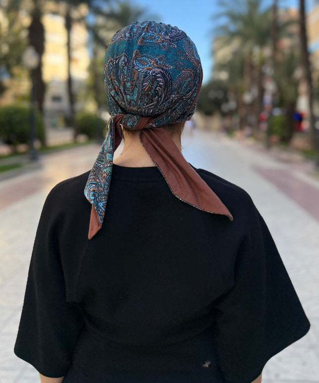 Pañuelo oncológico Zoe Bambú Cachemira Turquesa Carla Bedia — fotografía 6