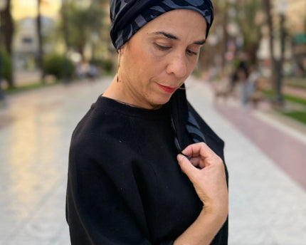 Pañuelo oncológico Zoe Bambú Cebra Antracita Carla Bedia — fotografía 7