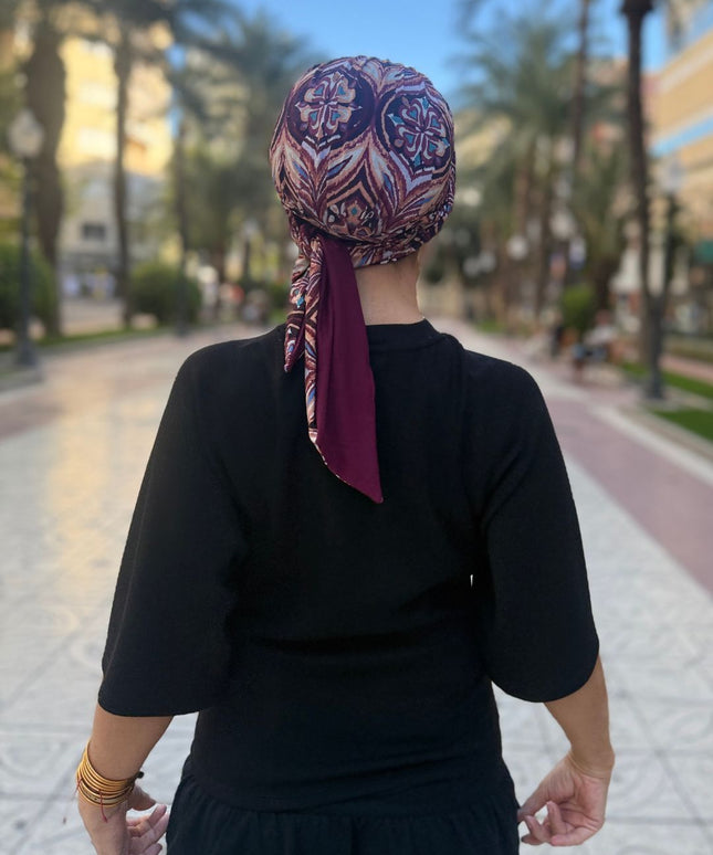 Pañuelo oncológico Zoe Bambú Étnico Burdeos Carla Bedia — fotografía 5
