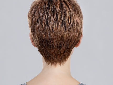 Peluca Chat de Ellen Wille en rosewood rooted, fotografía 05 de la modelo