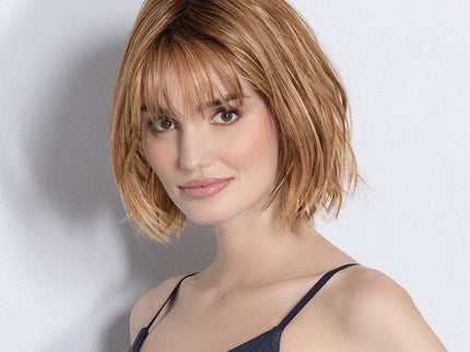 Peluca Vivi Mono Part de Ellen Wille en toffeeblonde rooted, fotografía 01 de la modelo