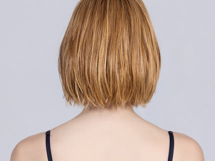 Peluca Vivi Mono Part de Ellen Wille en toffeeblonde rooted, fotografía 04 de la modelo