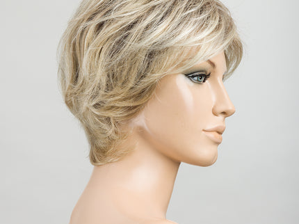 Peluca Satin Soft de Ellen Wille, color Champagne Rooted, vista en maniquí