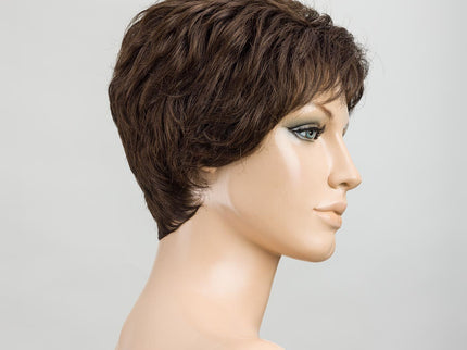 Peluca Spa Soft de Ellen Wille, color Darkchocolate Rooted, vista en maniquí